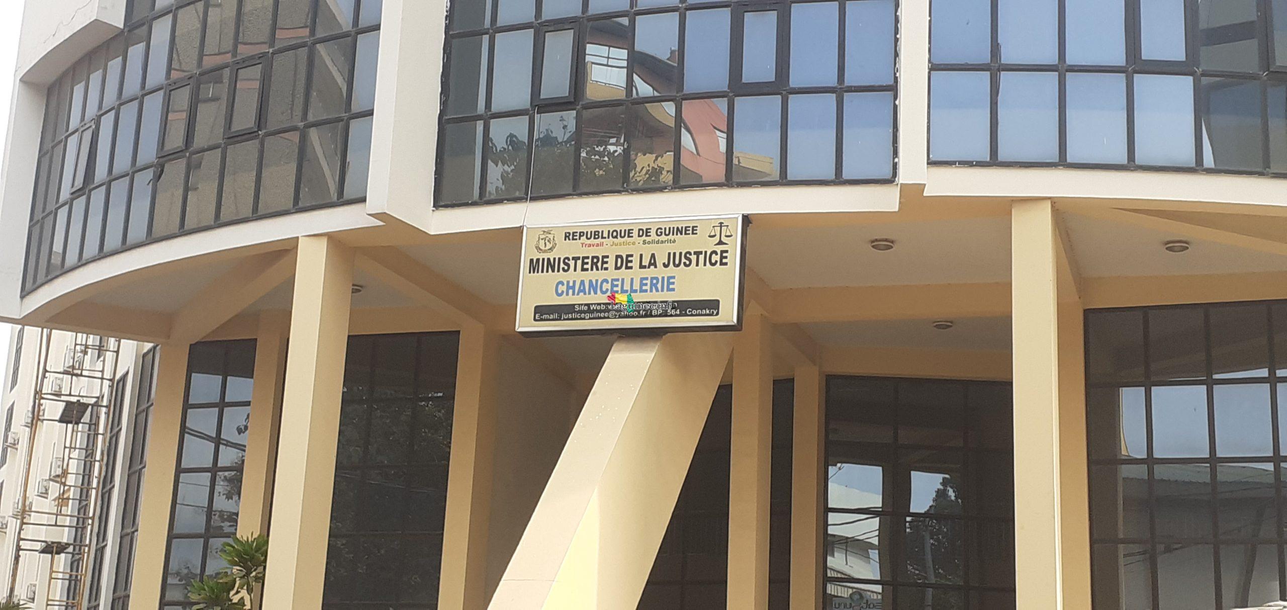 Guinée : le ministère de la Justice donne les raisons de la mort de Mamadou Oury Barry (communiqué)