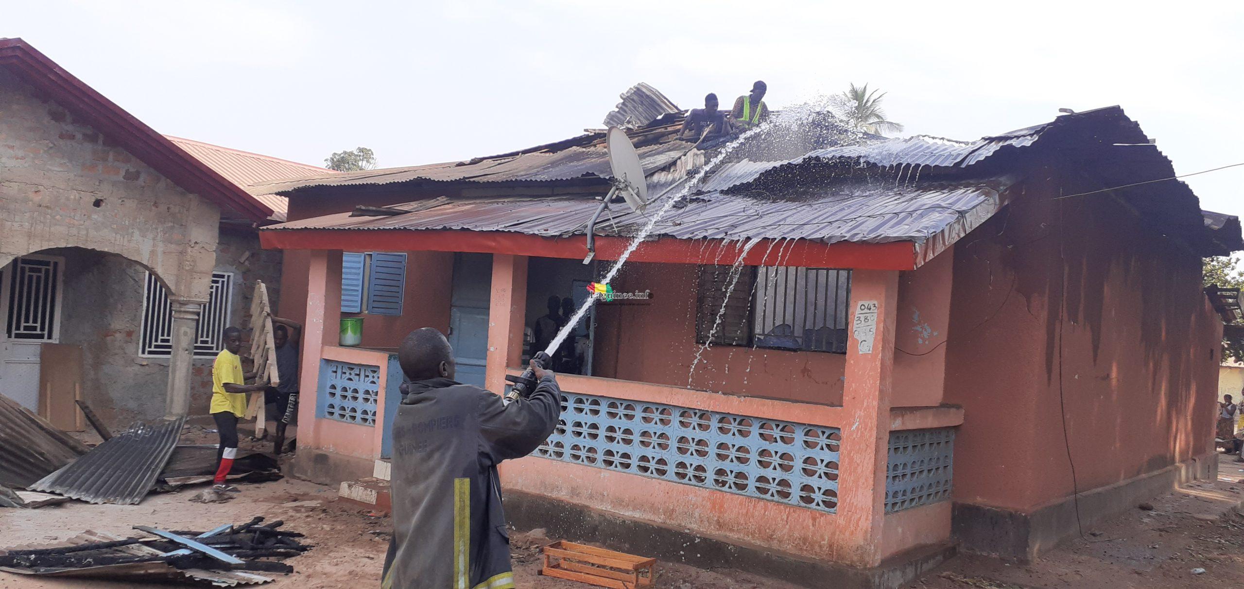 Kindia : une maison réduite en cendres au cour d’un incendie au quartier Sinania