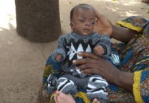 Kankan: SOS pour un bébé de 4 jours souffrant de malnutrition aiguë et abandonné par sa mère