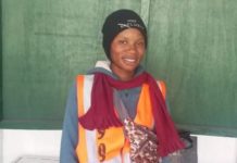 Hadja Aissatou, seule conductrice de taxi-moto à Labé, : « je suis d’accord avec mon mari et il me… »