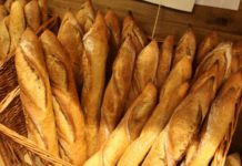 Lola: deux boulangers mis aux arrêts pour avoir vendu la baguette du pain à 4000 francs