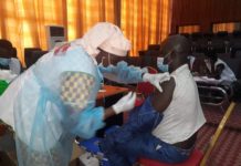 Santé : les députés guinéens vaccinés contre la Covid-19