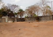 Kaporo Rails: les deux cimetières du quartier visés par une décision de fermeture (ministre de la ville)