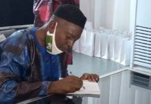 Journée mondiale du livre: Dédicace de l’ouvrage « Ma lutte contre Ebola », de Dr Sackoba Keita à Conakry