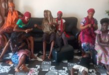 J-1 de la fête de Ramadan à Kankan: coup d’œil dans les salons de coiffure pour femmes