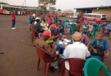 Ramadan : la société de transport urbain Albayrak offre un repas de rupture du jeûne à ses employés