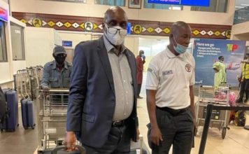 Conakry : empêché de voyager sur Paris, Dr Fodé Oussou obtient un autre soutien de taille