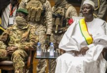 Situation tendue au Mali : le président de la transition et le PM arrêtés