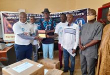 Don des livres à l’ISSEG de Lambanyi : une initiative des deux ONGs