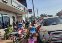 Guinée : Après la libération d’Abdoulaye Sow, la FESABAG annonce la réouverture des Banques dès lundi