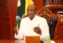 Relâchement des gestes barrières contre la Covid-19 : Alpha Condé tape du poing sur la table