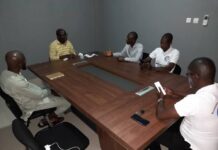 Émission live « Face aux Consommateurs » : l’UCG reçoit l’entreprise en charge des parkings payants à Kaloum