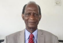 Alhassane Cherif, psychologue : « trop exposer l’enfant à la télévision peut causer l’anxiété et la peur en lui »