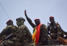 La Guinée sous la botte militaire : Promesses brisées, libertés bafouées