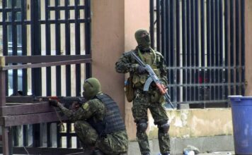 Des agents des forces spéciales sèment la terreur au commissariat central de Ratoma : plusieurs policiers arrêtés (exclu)