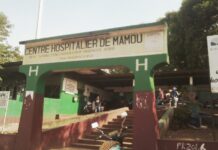 Mamou: l’infirmière qui a refusé d’assister une femme enceinte, arrêtée et mise en prison