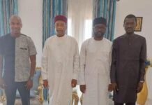 Niger/Niamey : La délégation du FNDC reçue par l’ancien président Issoufou Mahamadou