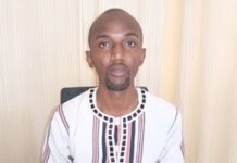 Interdiction du port de téléphone en classe : réaction de Bella Bah, encadreur et président de la Jeunesse Citoyenne