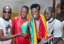 Culture : le web humoriste Iva Le Roi rentre en Guinée avec son trophée