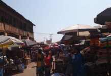 Marchés de Kankan : « Nous qui n’avons pas d’argent, nous n’avons pas accès aux places à l’intérieur » (vendeuse)