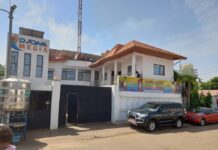 Médias : des responsables de Djoma convoqués pour avoir donné la parole aux veuves des militaires tués lors du Coup d’État