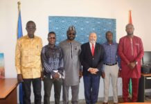 Transition en Guinée : Le Chef de la délégation de l’UE rencontre des responsables du FNDC