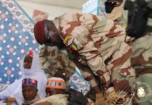 Religion : Colonel Doumbouya a effectué sa prière de vendredi à la mosquée turque de Koloma