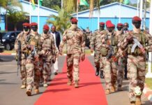 Guinée : le Col. Doumbouya engage une lutte sans merci contre les faux médicaments et les cliniques clandestines