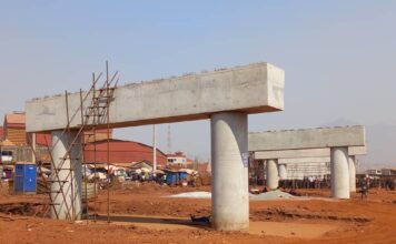 Construction de l’échangeur de Kagbelen : les usagers se plaignent de la lenteur des travaux