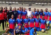 Yorokoguia: Le Président Antonio Souaré auprès de ses académiciens