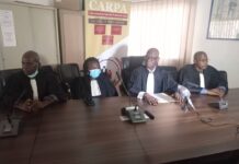 Suspension de Charles Wright : le Barreau de Guinée demande son rétablissement et met en garde le Col. Balla Samoura