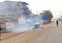 Axe Hamdallaye-Bambéto-Cosa: échauffourées entre jeunes manifestants et forces de l’ordre