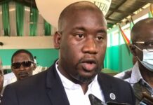 Transition guinéenne : Aliou Bah tire sur des artistes et journalistes qui contribuent à « pérenniser la dictature