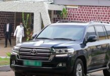 Sortie d’Alpha Condé pour l’étranger : « Cette décision ne vient pas du CNRD », précise Charles Wright