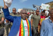 Le parti PUR de Louda Baldé manifeste pour réclamer son agrément : « Le Colonel Mamadi Doumbouya a trois options… »