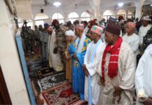 Mosquée de Bambeto : Colonel Mamadi Doumbouya y effectue la prière du vendredi