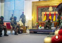 Humanitaire : le Chef de l’Etat console Mlle Safiatou DIALLO qui a perdu ses parents dans un incendie