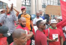 Manifestation du FNDC à Bruxelles: le rappeur Djanii Alfa charge la junte militaire guinéenne