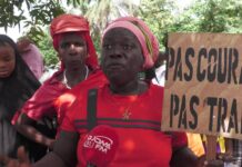 Boké/Kolaboui : manifestation des femmes contre le manque du courant électrique