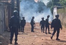 Manif du 05 sept : Jet de pierres contre gaz lacrymogènes à Bambéto Magasin