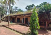 Faranah : le TPI dans un piteux état et partage le même bâtiment avec un parti politique