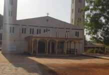 Kankan : le vicaire général de l’église catholique explique l’importance de la nuit du 24 décembre