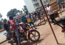 Simbaya Gare : des citoyens dans la rue, la circulation perturbée sur l’axe Enco5-Cosa
