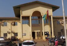 Évasion de détenus à la maison centrale de Boké : des agents pénitentiaires visés par des poursuites judiciaires