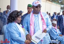 Palais du peuple : le Premier ministre préside la fête du 8 mars en compagnie des femmes fortement mobilisées