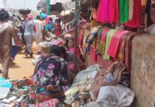 Marché Entag : Occupation anarchique de la chaussée par des femmes marchandes