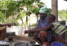 N’Zérékoré : le cri de cœur des femmes qui allient travaux ménagers et activités administratives pendant le Ramadan