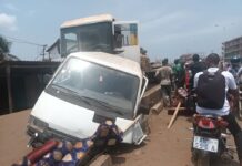 Cimenterie : un camion remorque perd les freins, fait des blessés et des dégâts matériels