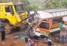 Kouria (Coyah) : un minibus entre en collision avec un camion, plusieurs blessés enregistrés