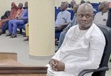 Charles Wright à la barre : ses avocats demandent au tribunal de se déclarer incompétent